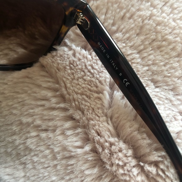 *SOLD* Chanel Sunglasses - Picture 7 of 8